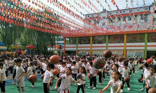 篮球全场攻防技巧全解（从控球到得分）