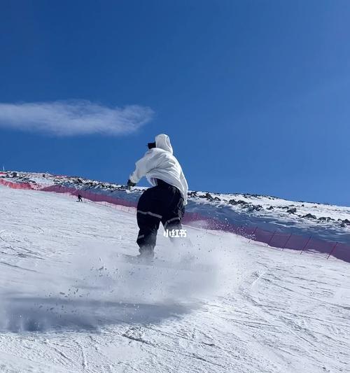 滑雪单板技巧教学（从零基础到掌握技巧）